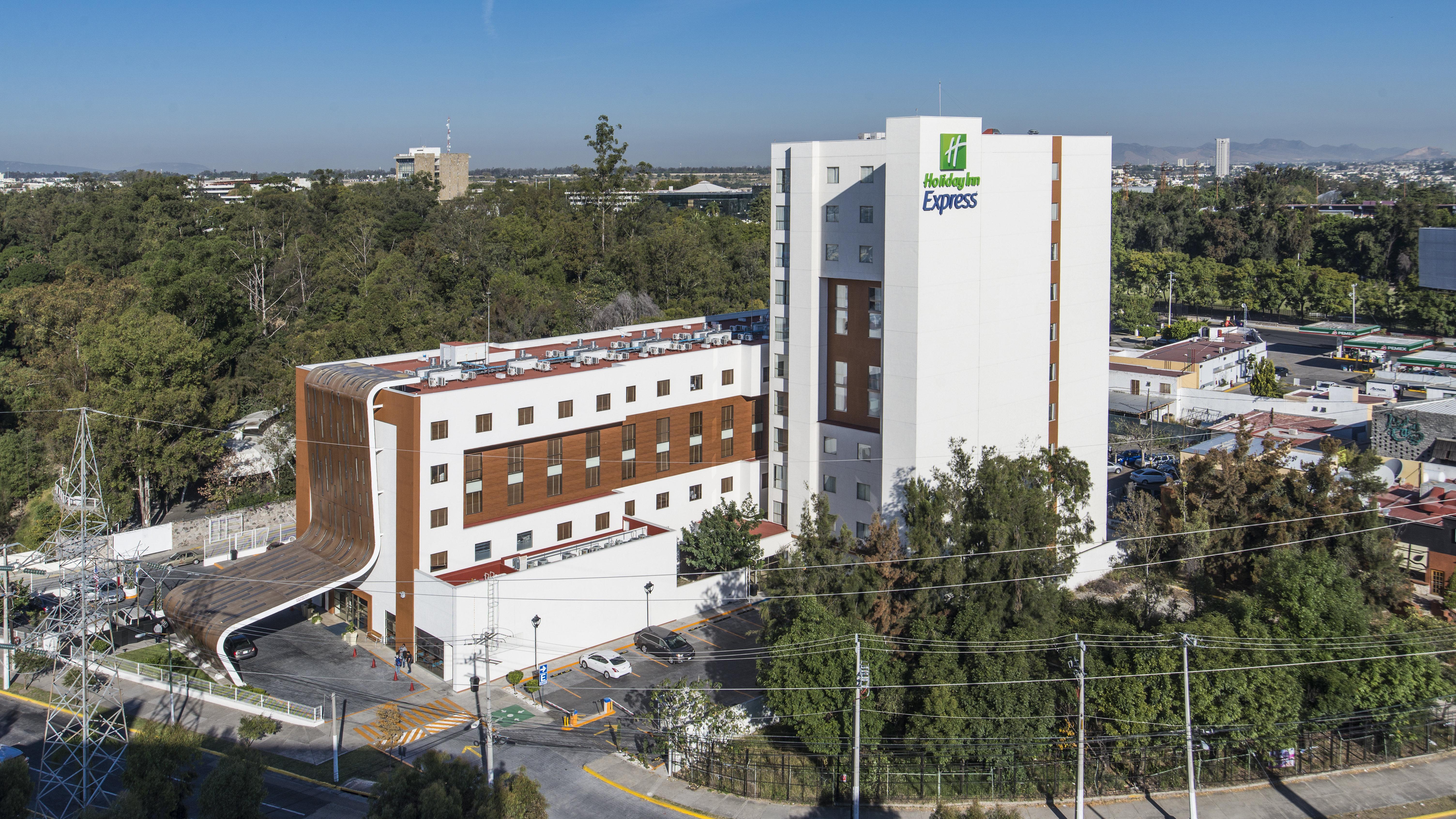 Holiday Inn Guadalajara Patria-Universidad By Ihg Запопан Екстериор снимка