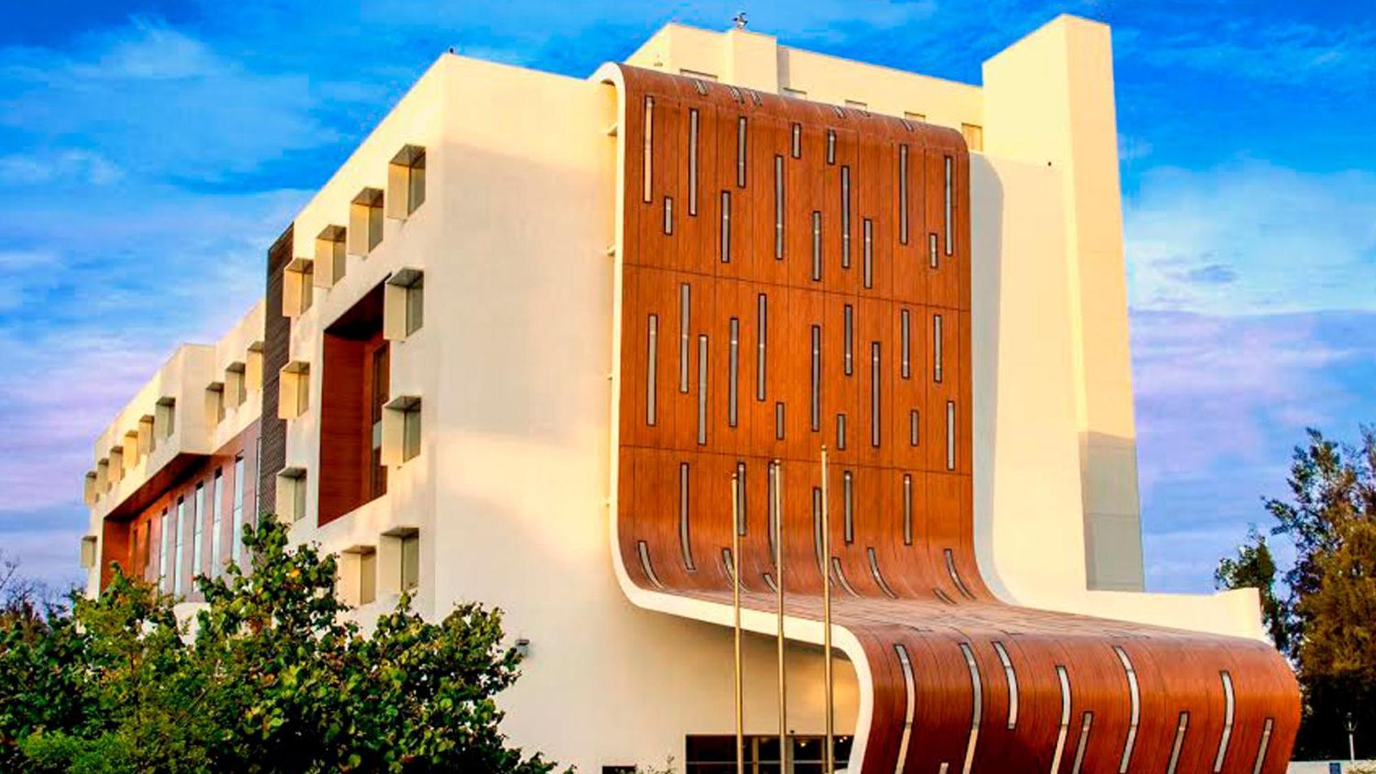 Holiday Inn Guadalajara Patria-Universidad By Ihg Запопан Екстериор снимка