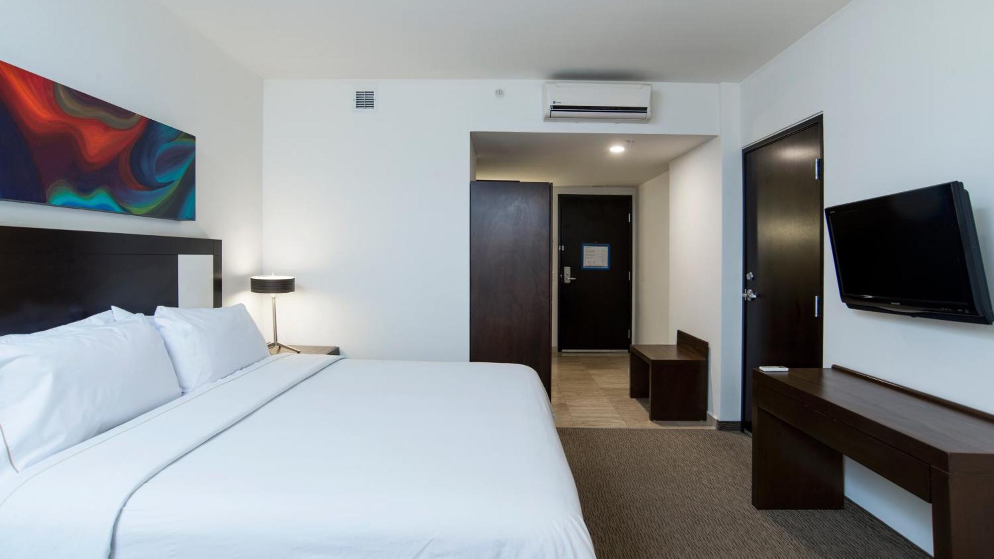 Holiday Inn Guadalajara Patria-Universidad By Ihg Запопан Екстериор снимка
