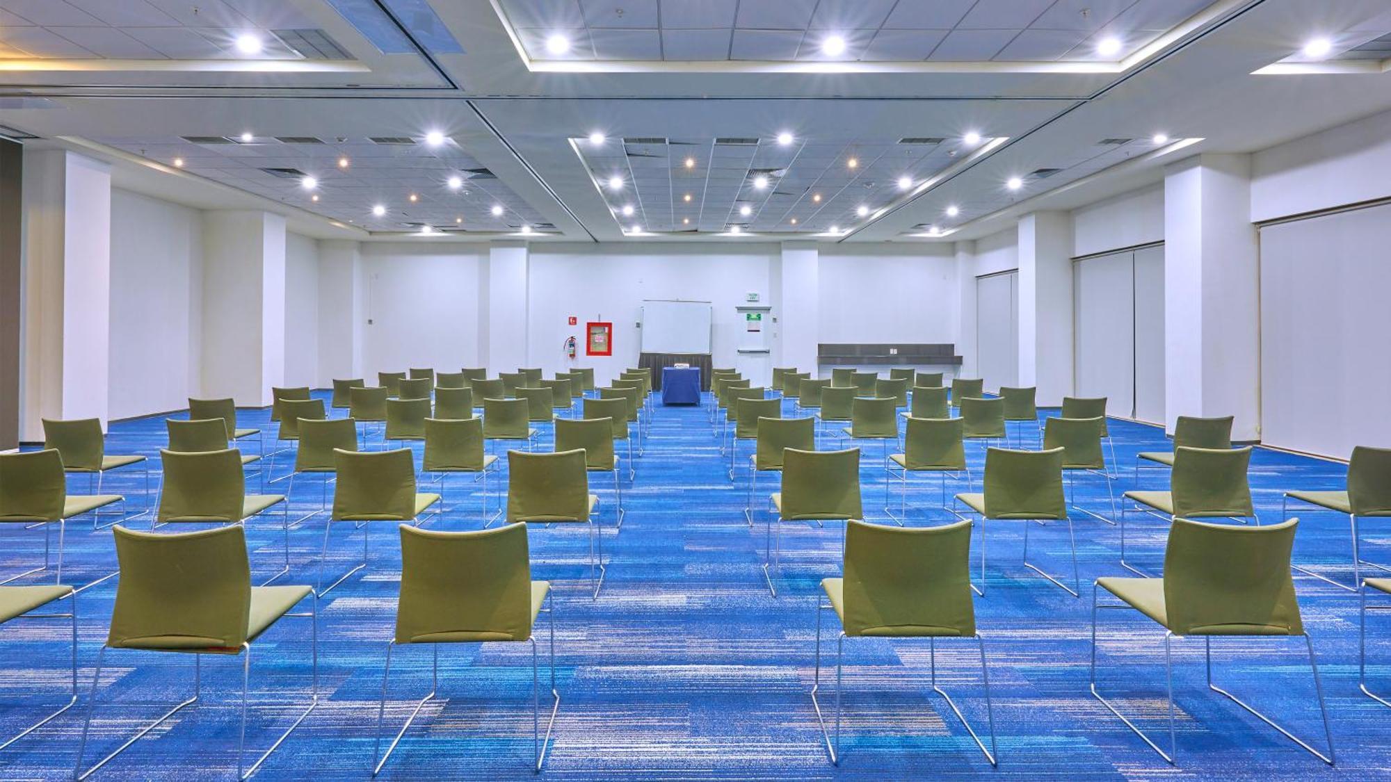 Holiday Inn Guadalajara Patria-Universidad By Ihg Запопан Екстериор снимка