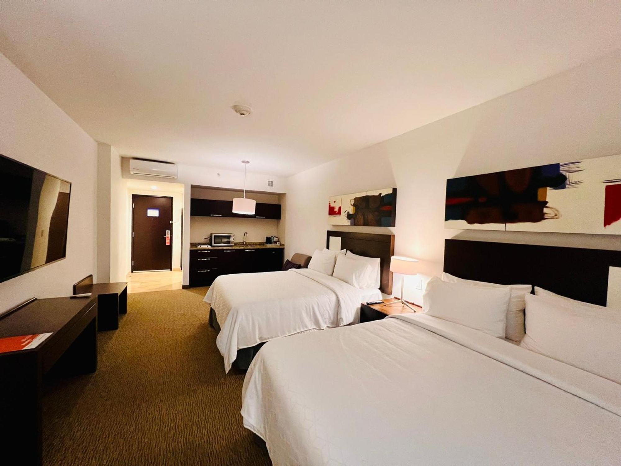 Holiday Inn Guadalajara Patria-Universidad By Ihg Запопан Екстериор снимка
